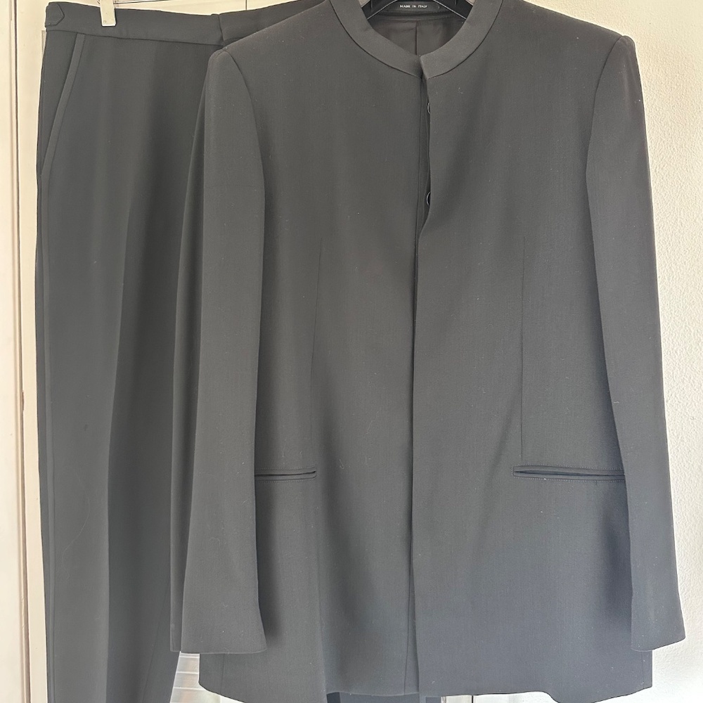 Emporio Armani Men’s Black Wool suit 44 Vintage Italy- pants flaw